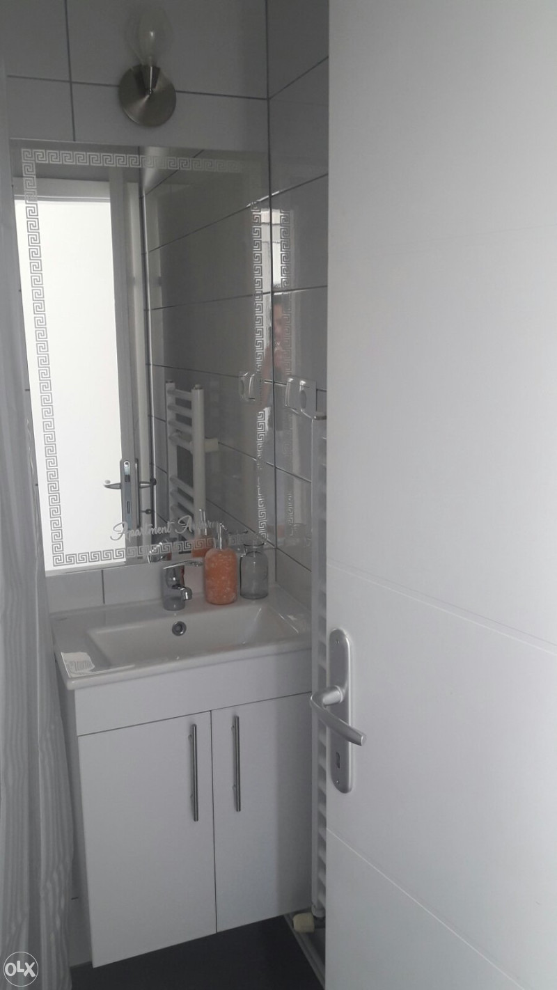 STAN NA DAN (GARSONJERA) TUZLA 066 749 844 20