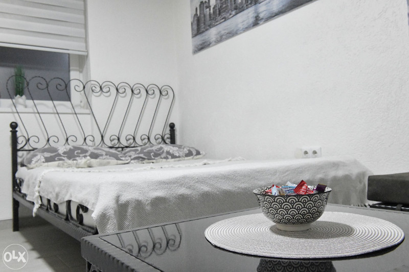 STAN NA DAN (GARSONJERA) TUZLA 066 749 844 12