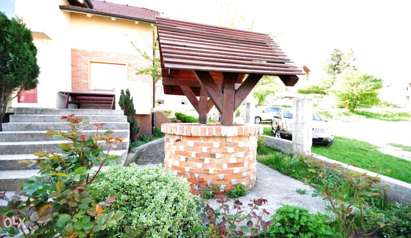 NOVOIZGRAĐENA KUĆA NA MOSTARSKOM RASKRŠĆU 2