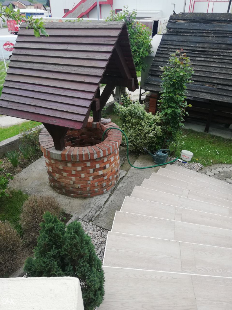 NOVOIZGRAĐENA KUĆA NA MOSTARSKOM RASKRŠĆU 20