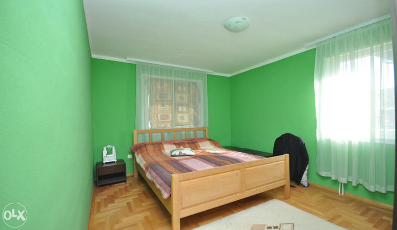 NOVOIZGRAĐENA KUĆA NA MOSTARSKOM RASKRŠĆU 9