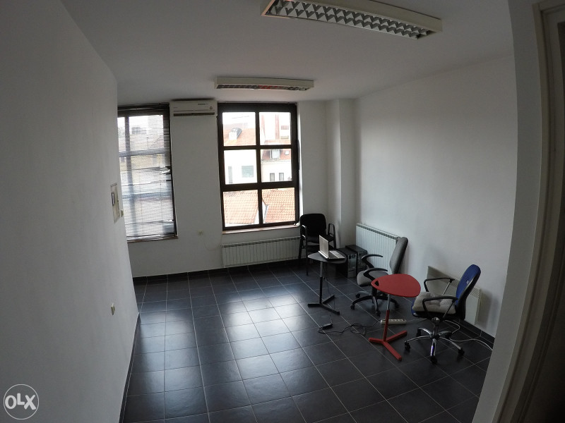 Poslovni prostor 25m2 u strogom centru Banja Luke 2