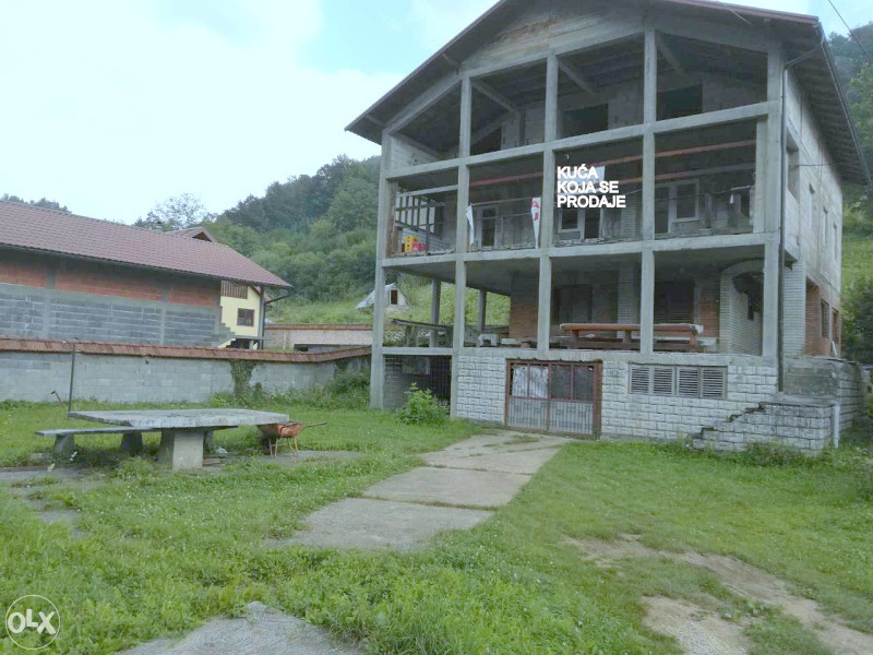 Šekovići kuća pogodna za hotel ili starački dom 4