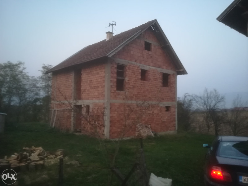 Kuca na prodaju BRATUNAC