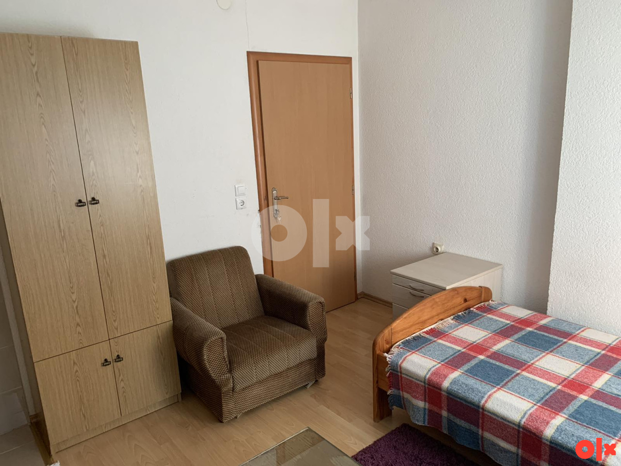 Izdajem stan za studente i ucenike Tuzla 6