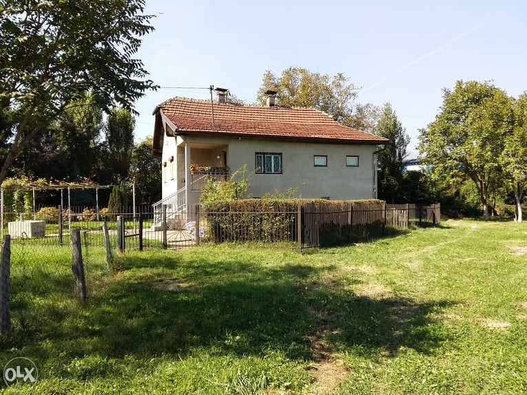 KUCA SA OKUĆNICOM