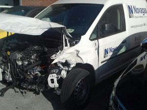 Kupujem vozila udarena motor u kvaru za otpada