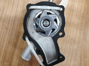 Vodena pumpa kubota D902