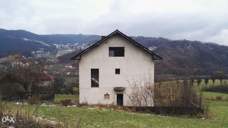 GRAĐEVINSKO ZEMLJIŠTE U VOGOŠĆI,KRIVOGLACI