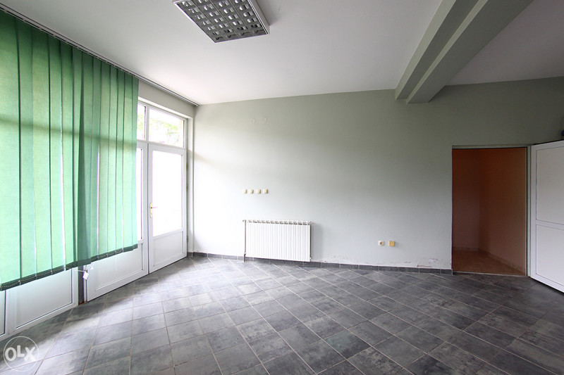 Kuća sa poslovnim prostorom i dva stana u Cimu 15