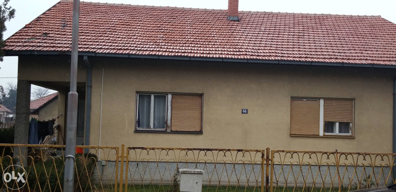 Prizemna kuća u Bijeljini sa dva ulaza 2