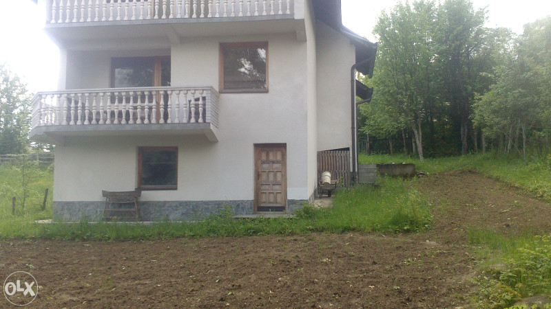 PORODIČNA KUĆA U VITEZU KRUŠČICA 3