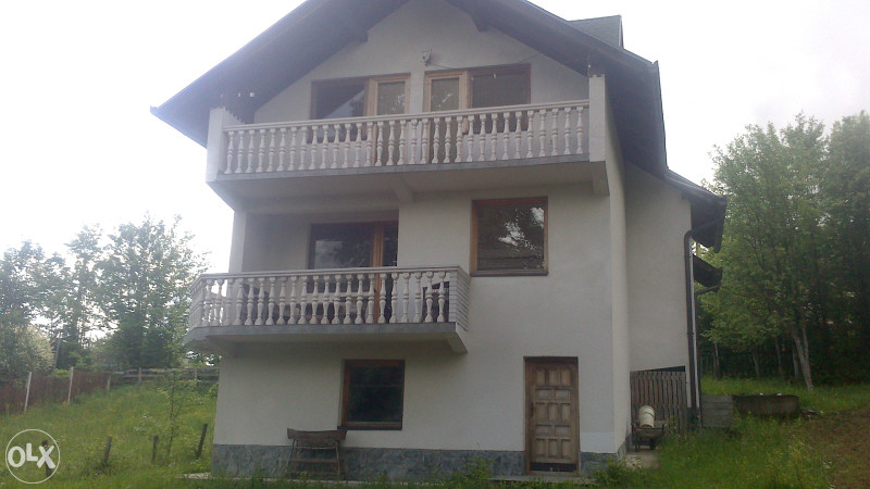 PORODIČNA KUĆA U VITEZU KRUŠČICA 2