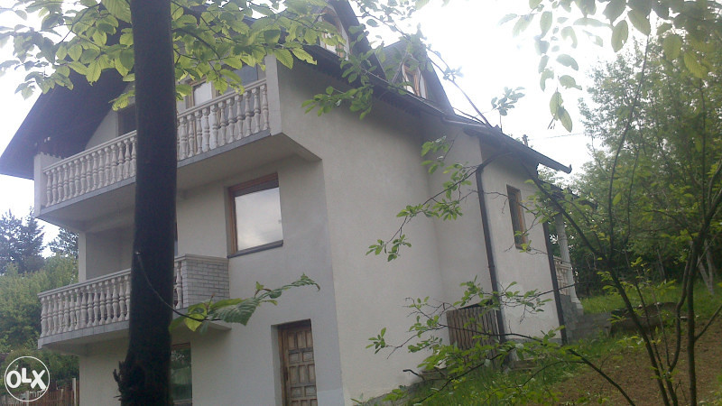 PORODIČNA KUĆA U VITEZU KRUŠČICA