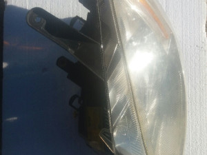 lijevi far ford c max