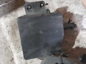 Kutija vazdusnog filtera bmw e46