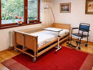 062 986 941 - ELEKTRIČNI MEDICINSKI BOLNIČKI KREVET
