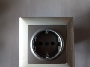 Uticnica visage kombinacija sivo-bijela