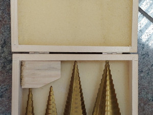 STEPENASTI BORER ZA METAL BURGIJA