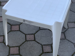 Stol plastični / sto za vrt / balkon | NOVO