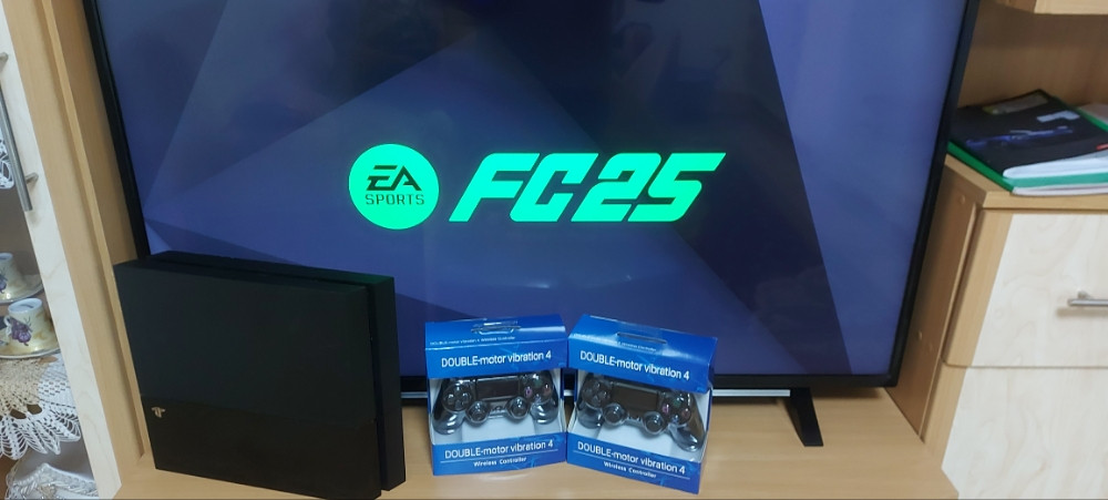 Ps4 500gb cipovan 30 igara Fifa 25 Pes 25 Gta v