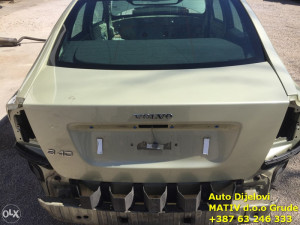 Hauba zadnja Volvo S40 2004-2008