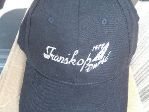 KAČKETI SA VEZENIM LOGOM