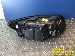 Far lijevi Volvo S40 2004-2008
