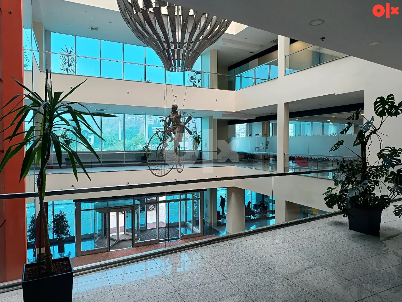 NAJAM POSLOVNI PROSTORI 30-300m2 4