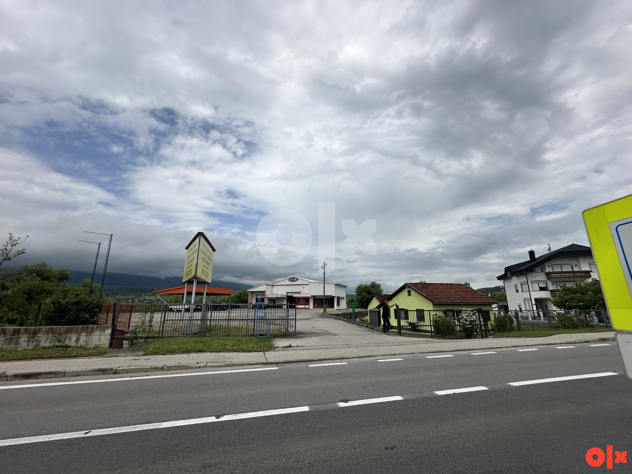 POSLOVNI PROSTOR BIHAĆ (SAMO POSLOVNI DIO cc 2000 m/2)