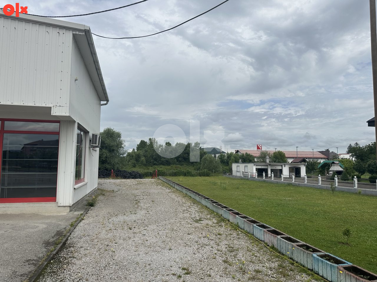POSLOVNI PROSTOR BIHAĆ (SAMO POSLOVNI DIO cc 2000 m/2)