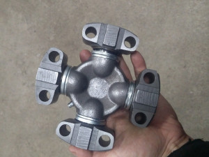 Krst kardana za dampere, gredere, utovarivace i ostale