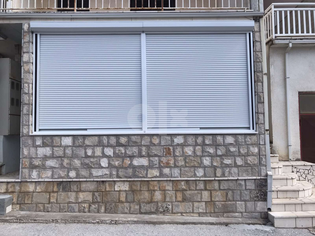 Prodaje se stan u Neumu 14