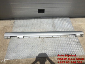 Bočni prag desni Mercedes C klasa w204 2010.