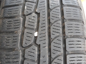 2 gume 215 60 17 Nokian