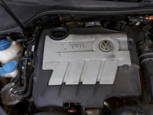 VW Golf 5 Car. 2.0 TDI 2009-dijelovi limarije i mehanike