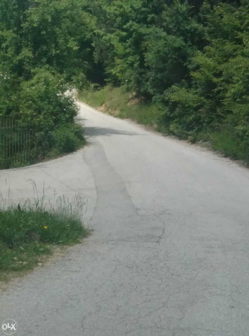 PRODAJEM ZEMLJISTE 2
