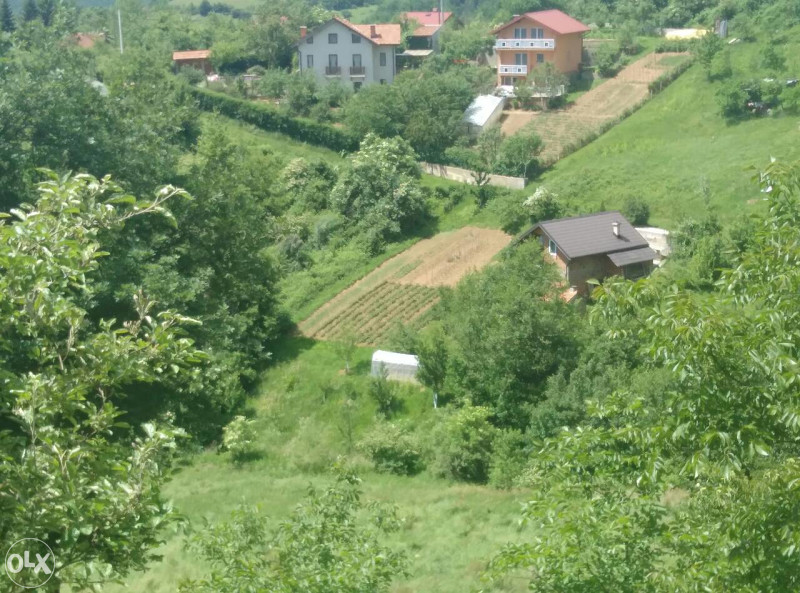 PRODAJEM ZEMLJISTE 6