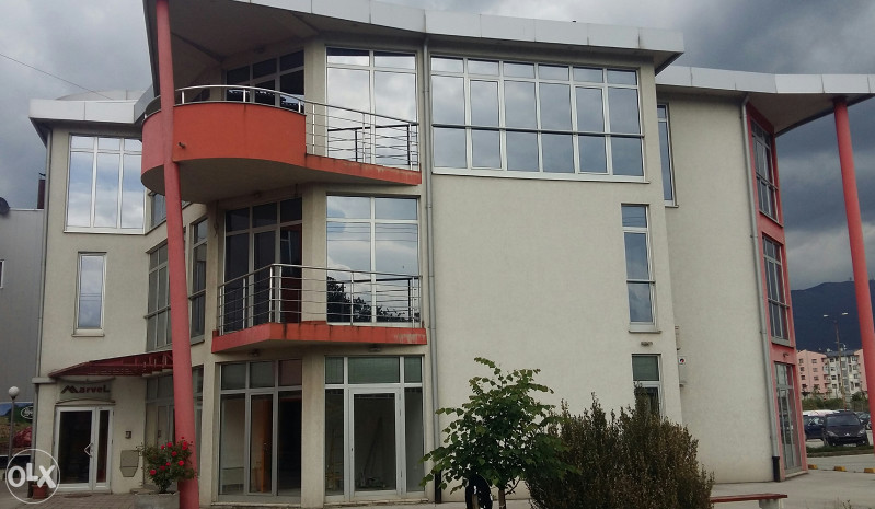 Poslovni prostor I.Sarajevo 925m2 Lukavica izdavanje ili prodaja