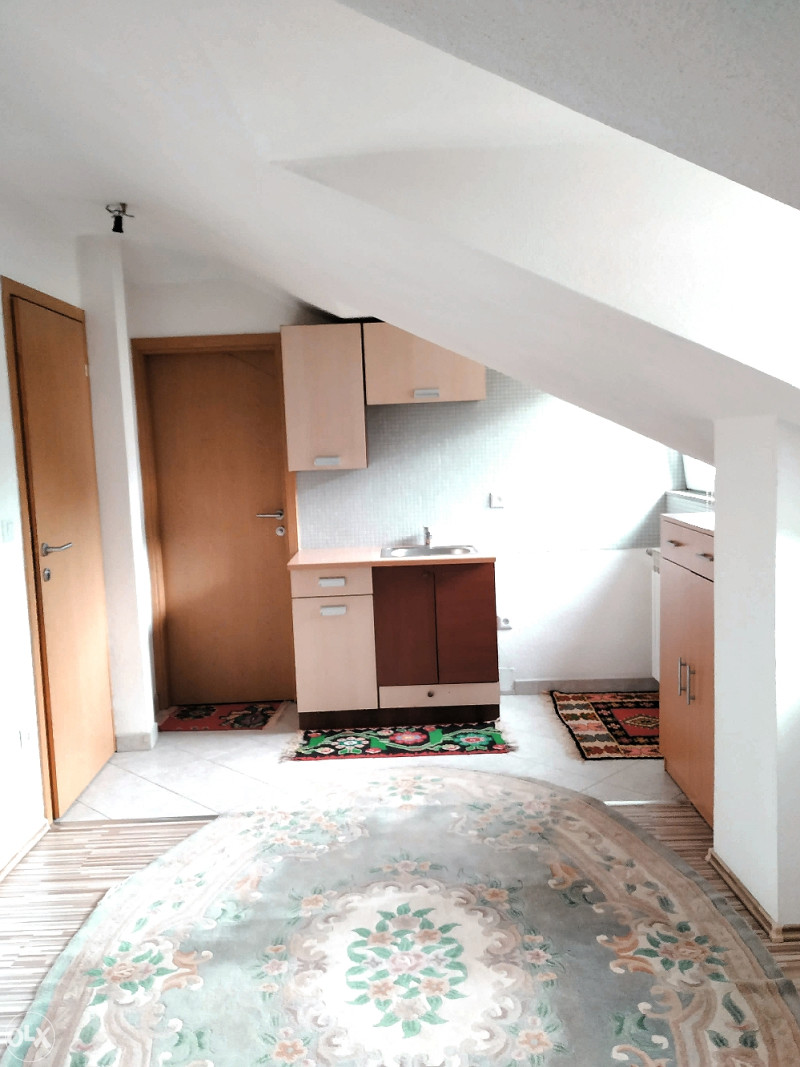 Stan Travnik 8