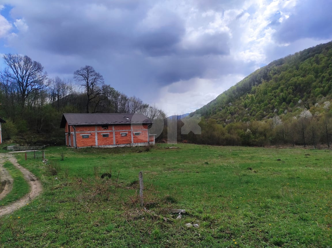 Zemljište 16.668m2 + Objekti na prodaju "ŠTALE" 3