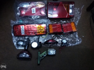 Staklo stop lampe za auto prikolice, led i obicne stope