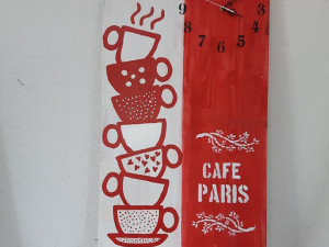 Vješalica sa satom sat