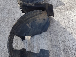 Plastike-plastika ispod tockova Ford Mondeo 2007-2011g