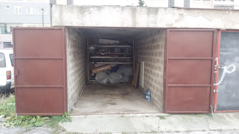 Garaža na Dolac Malti 7