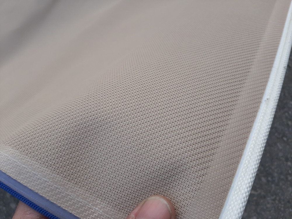 platno za tendu skrojeno 2,70x 2,80 supljikavo 95%