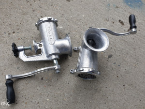 Mašina za mljevenje mesa mesoreznica Vinkovci Protok 22