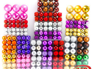 NOVOGODISNJE KUGLE; više boja i veličina