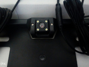 Okvir tablica sa kamerom i parking senzorima