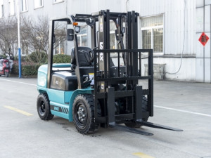 Viljuškar na elektro pogon  VMAX 30 (3 tone) Doo Mimi